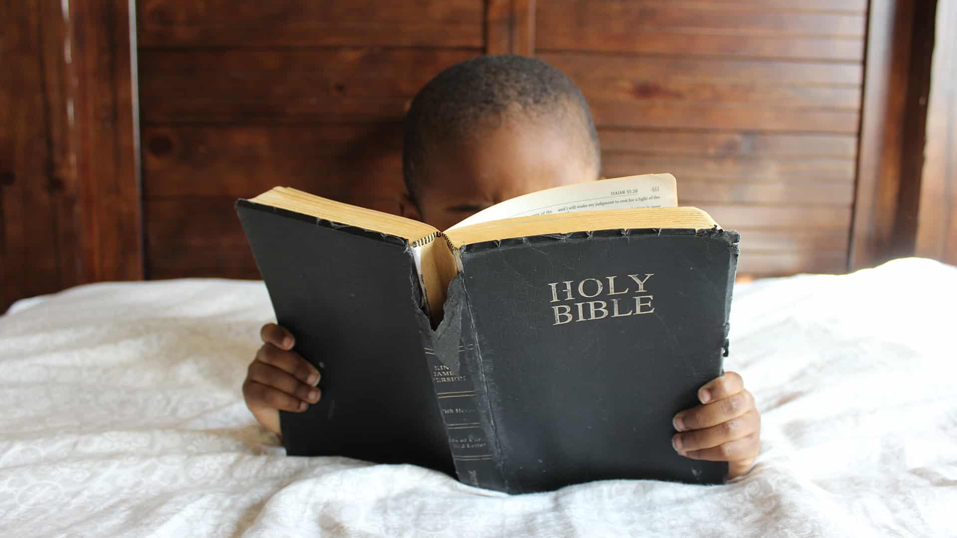 5 things to look for in a Bible for children