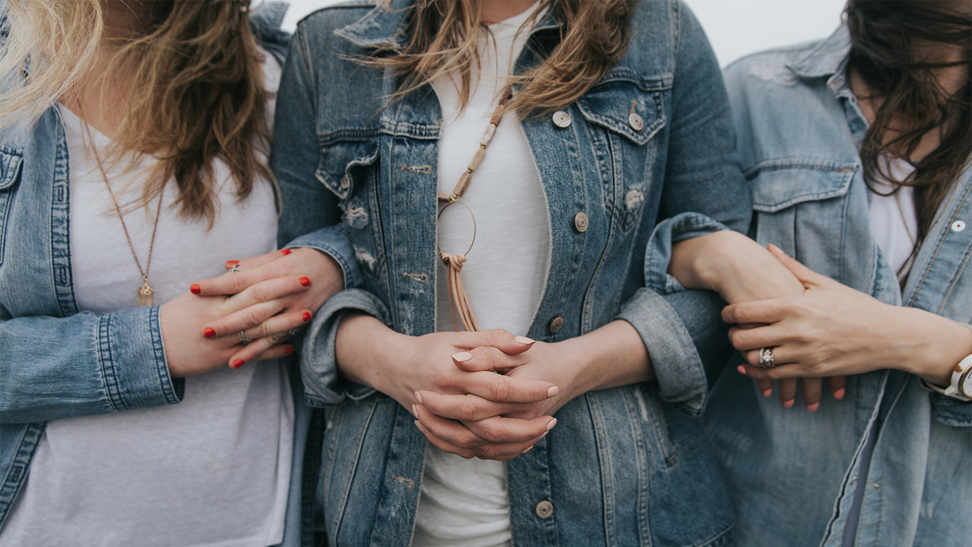 Recursos de discipulado femenino para el Día Internacional de la Mujer